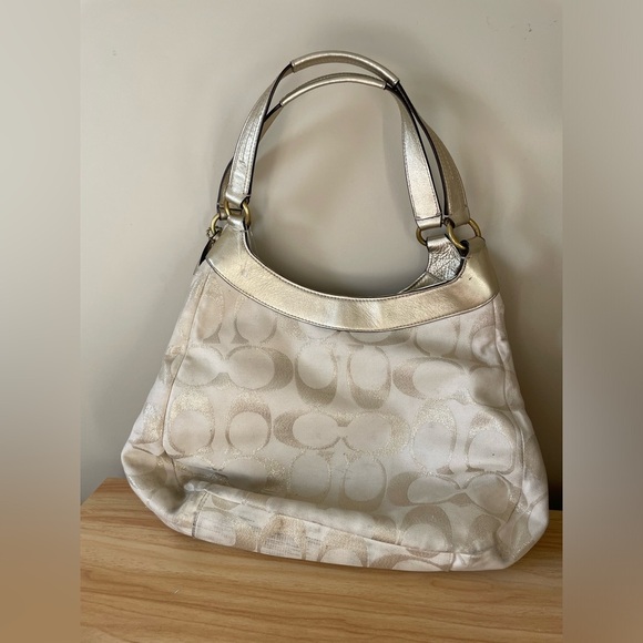 Vintage Coach Madison Soho Hobo Ivory Gold Leather
Trim No. H1294-†20584 - Picture 5 of 12